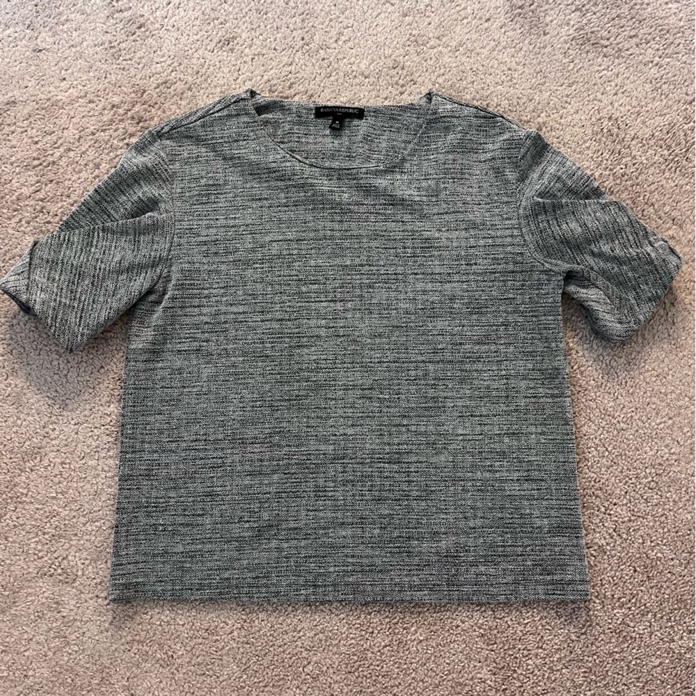 Banana Republic short sleeve blouse gray size medium women’s summer fall autumn